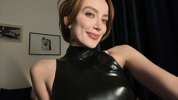 1800 Dominatrix