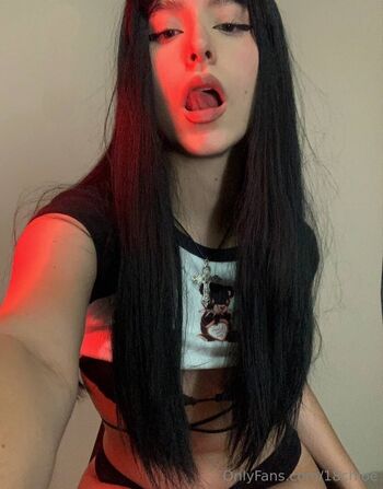 18chloe