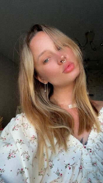 Adelina_meow