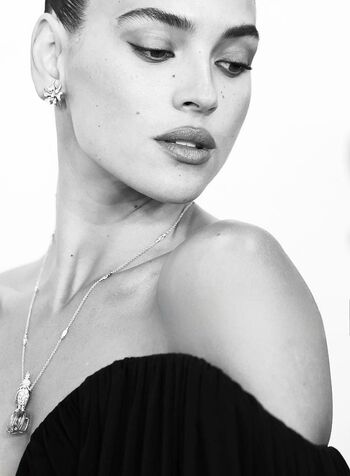 Adria Arjona