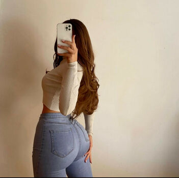 alina-leona