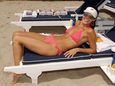 Angie Harmon