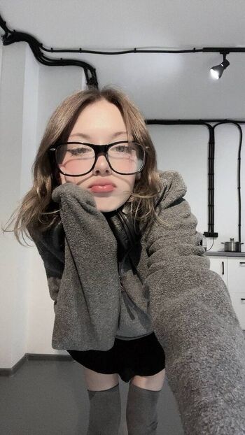 Ania Shtosell