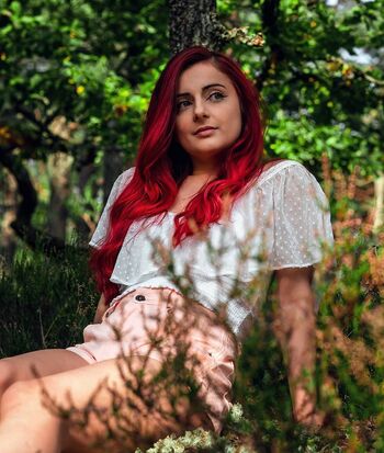 Annie Fuchsia