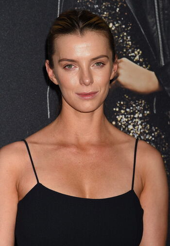 Betty Gilpin