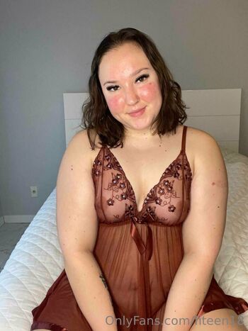 bisexualcollegegirl
