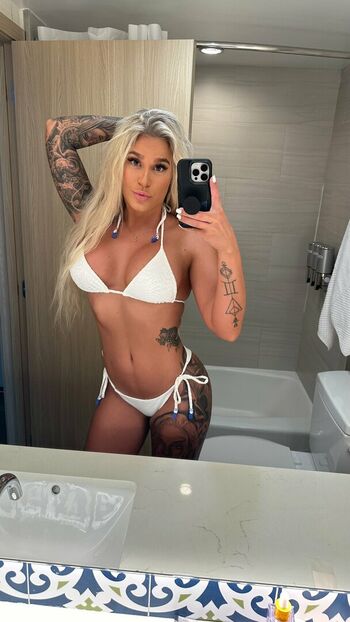 BrazyBecca