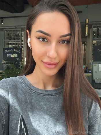 carla_love