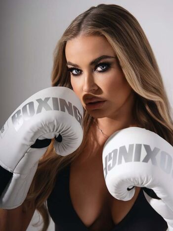 Carmen Electra