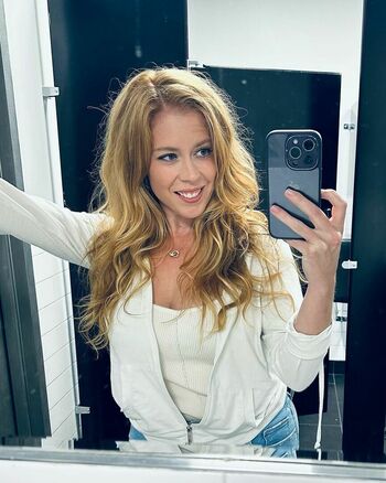 Chrissie Mayr