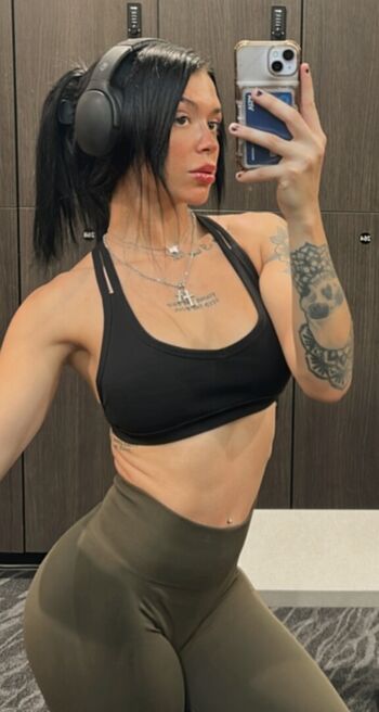 Cora Jade