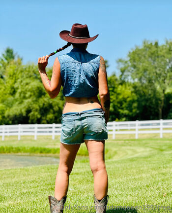 dommequeenlunalurefree