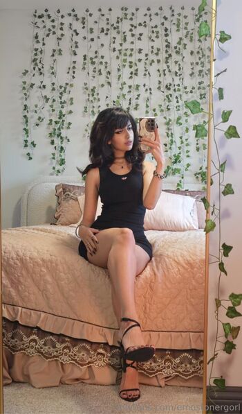 Emostonergorl