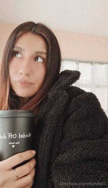 esmee27