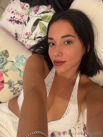 esmee27