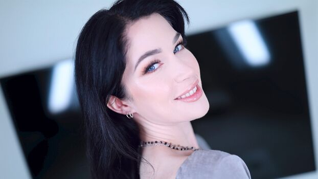 Evelyn Claire