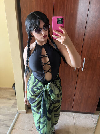 Ezy Summers Cosplay