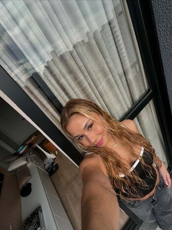 Flávia Saraiva