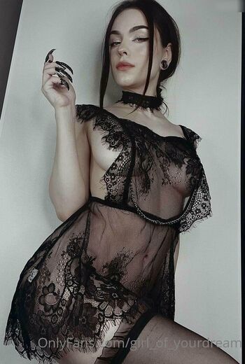 girl_of_yourdreams_ / song_of_blood