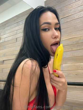 gymnast_alina