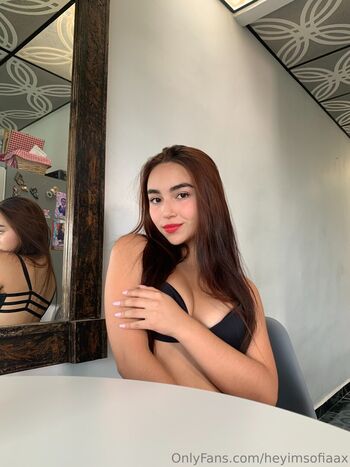 heyimsofiaax