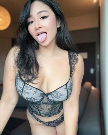 Jasmine Teaa