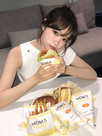 Kim Chaewon