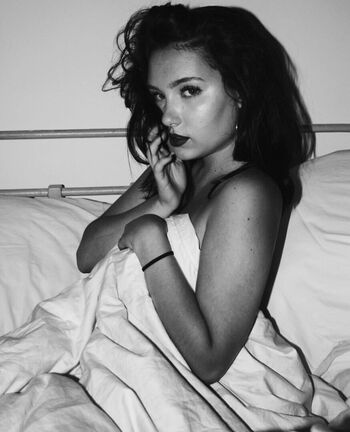 Lara Lemon