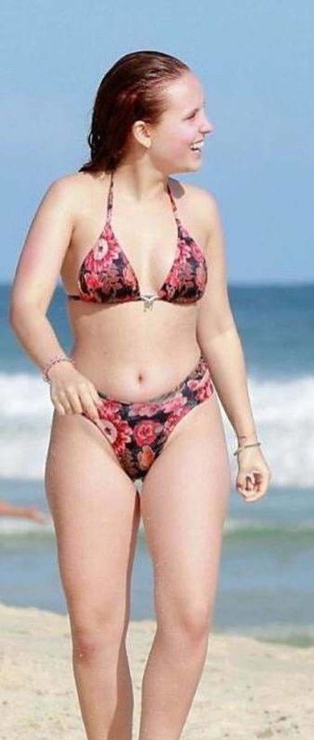 Larissa Manoela