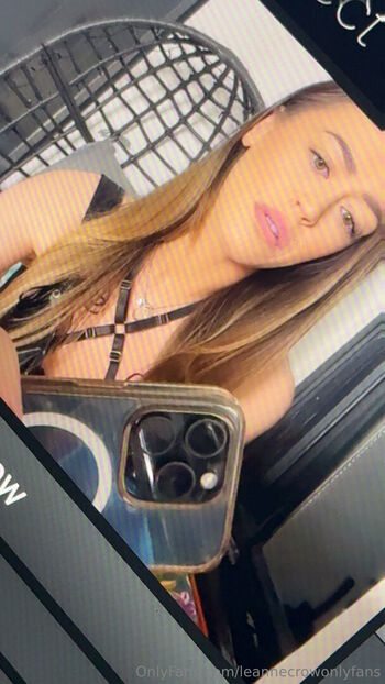leannecrowonlyfans