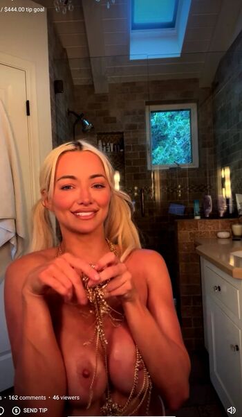Lindsey Pelas