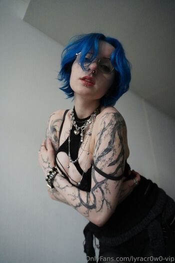 Lyra Crow