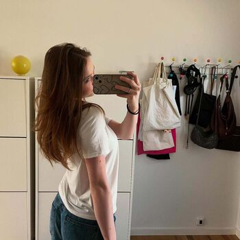 Madeleine_b123