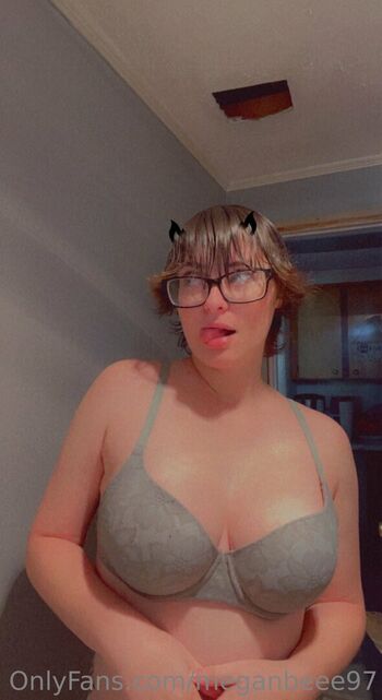 meganbeee97