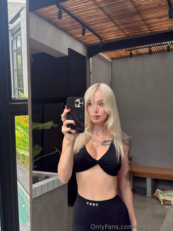 milla_snake