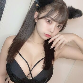 momo_burlesque