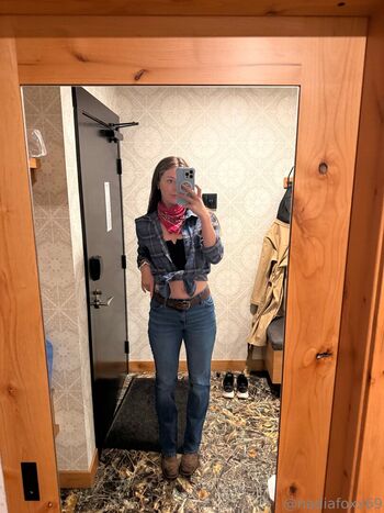 nadiafoxx69