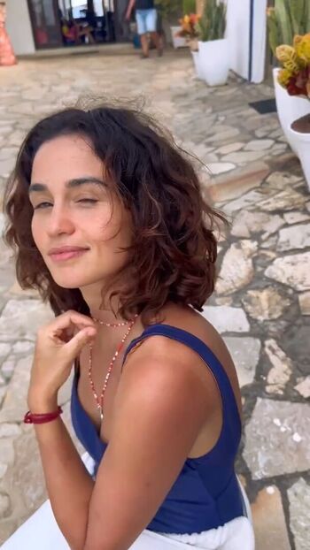 Nanda Costa