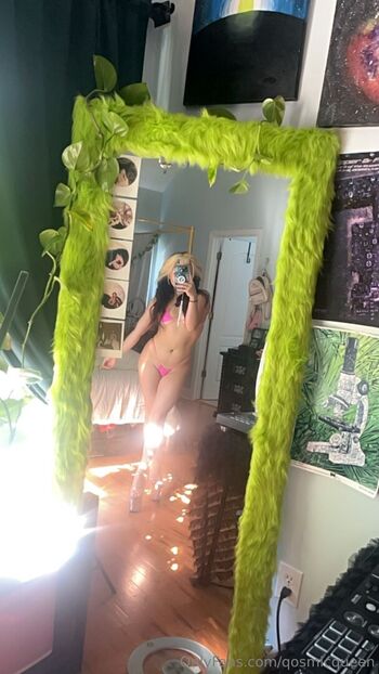 qosmicqueen