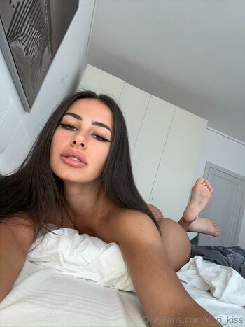 ri_ri_kiss