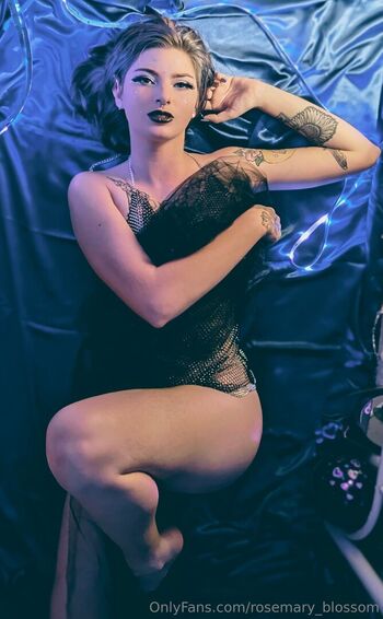 rosemary_blossom