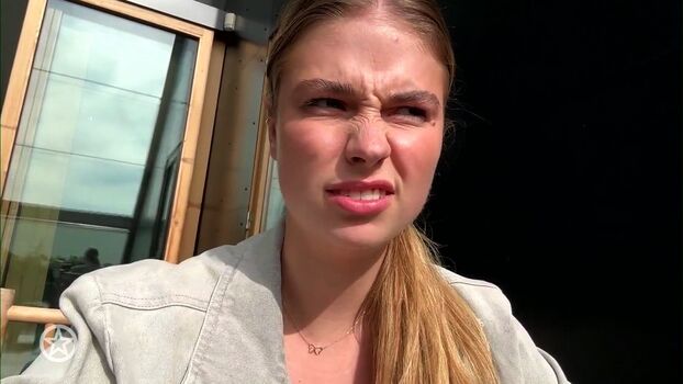 Roxy Dekker
