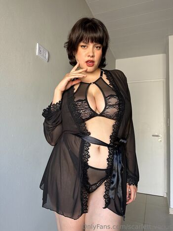 Scarlett Woods