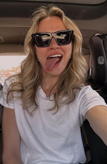 Shantel VanSanten