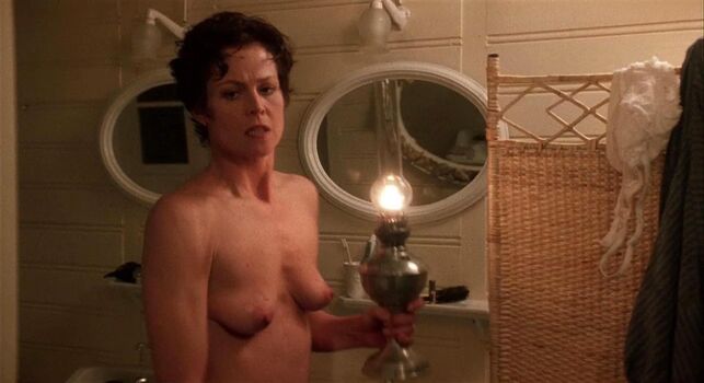 Sigourney Weaver