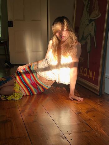 Suki Waterhouse