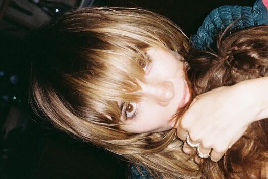 Suki Waterhouse