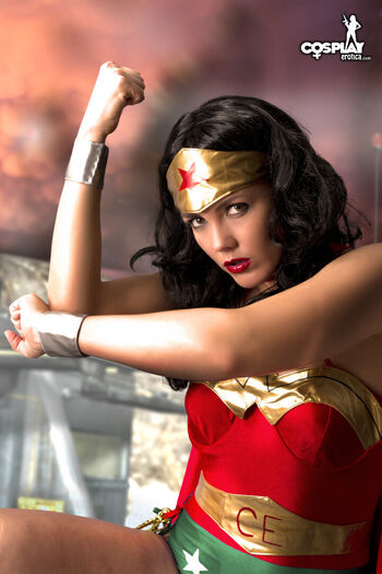 Superheroine