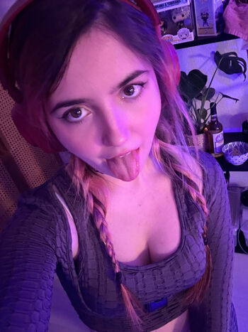 ThePianoDragon_