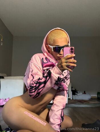 Thickianna23